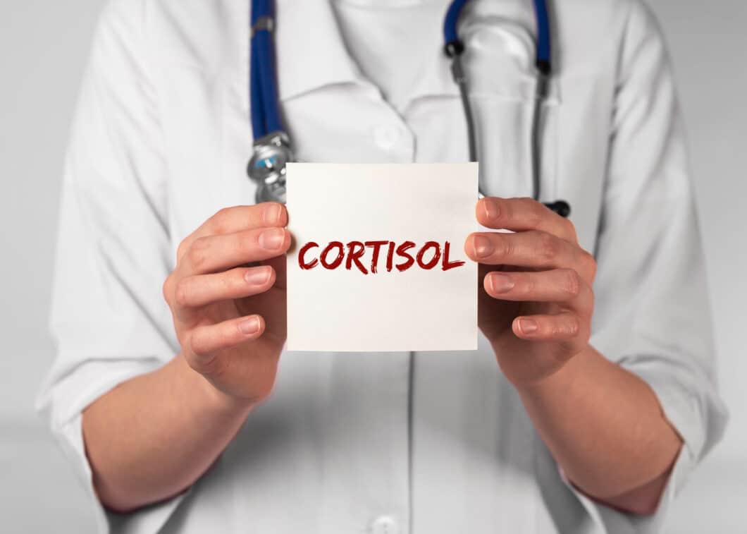Cortisol und Schilddrüse: Der unterschätzte Teufelskreis hinter chronischer Erschöpfung